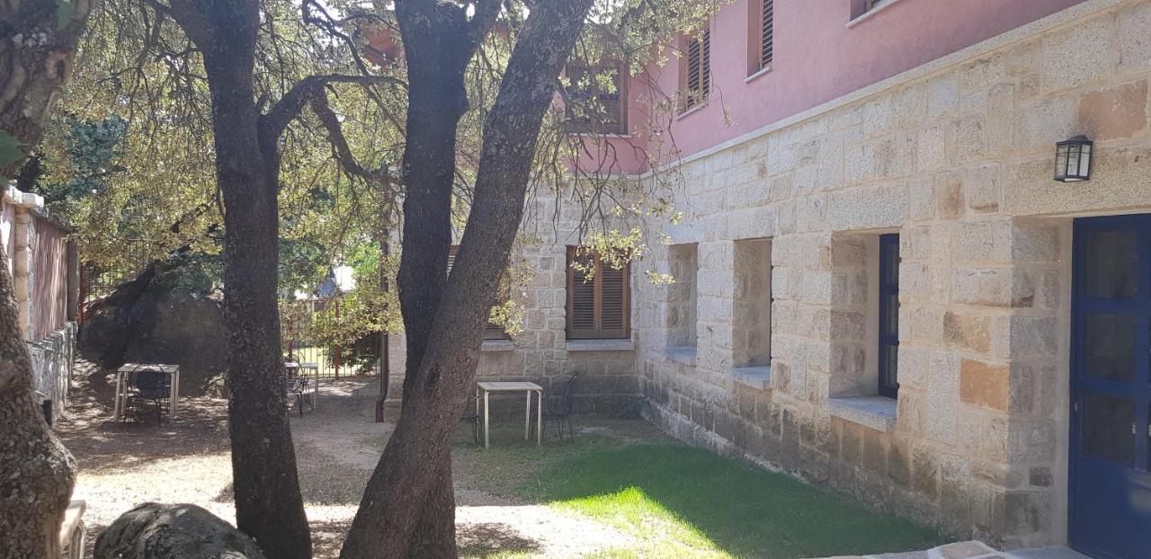Hotel Sara De Ur La Cabrera Zewnętrze zdjęcie