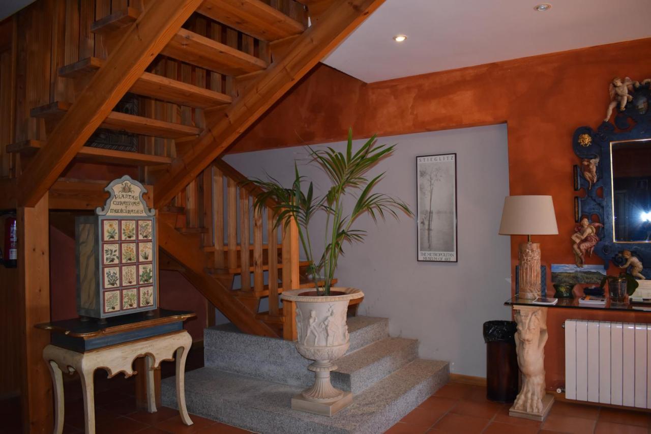 Hotel Sara De Ur La Cabrera Zewnętrze zdjęcie